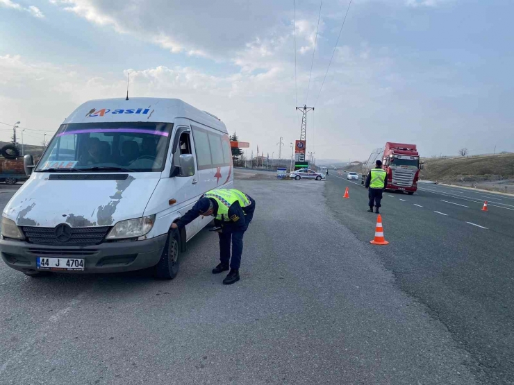 Jandarmadan Malatya’da Kış Lastiği Denetimi