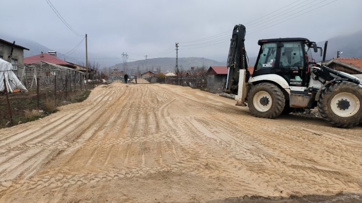 Doğanşehir’de Kilitli Parke Taş Çalışmalarına Hız Verildi