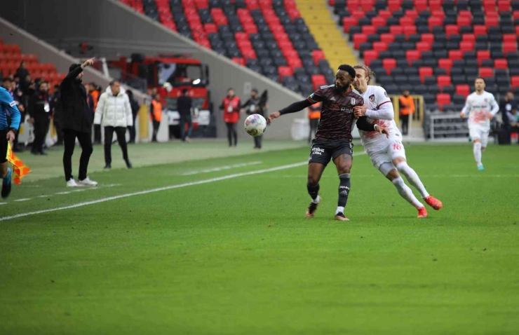 Spor Toto Süper Lig: Gaziantep Fk: 0 - Beşiktaş: 0 (maç Devam Ediyor)