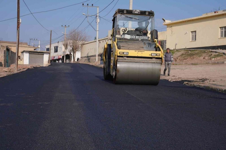 Bağıvar Mahallesine 2 Bin 400 Metre Sıcak Asfalt