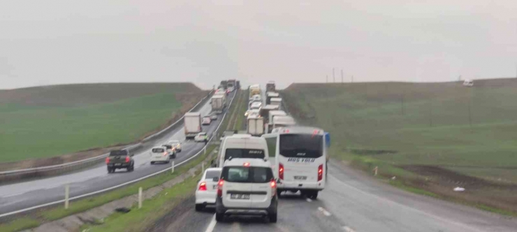 Zırhlı Askeri Araç Devrildi, 6 Asker Yaralı