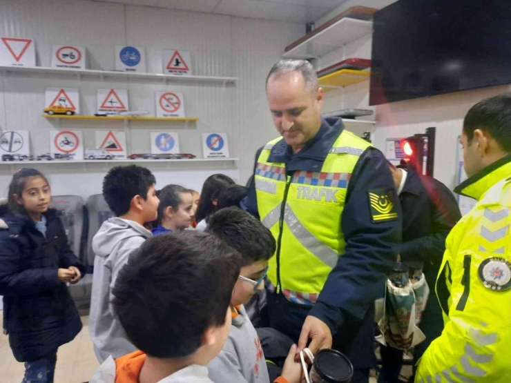 Jandarmadan Malatya’da Uygulamalı Trafik Eğitimi