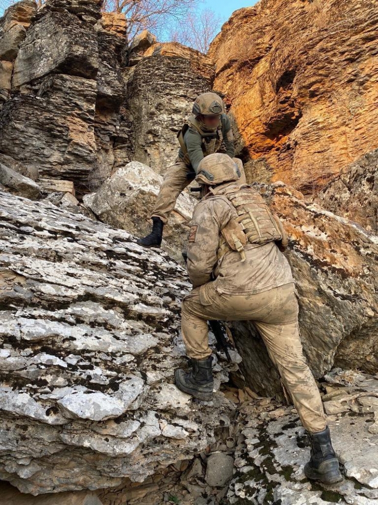 Bölücü Terör Örgütü ’pkk’, Eren Abluka Sonbahar-kış-18 Operasyonuyla Ablukada