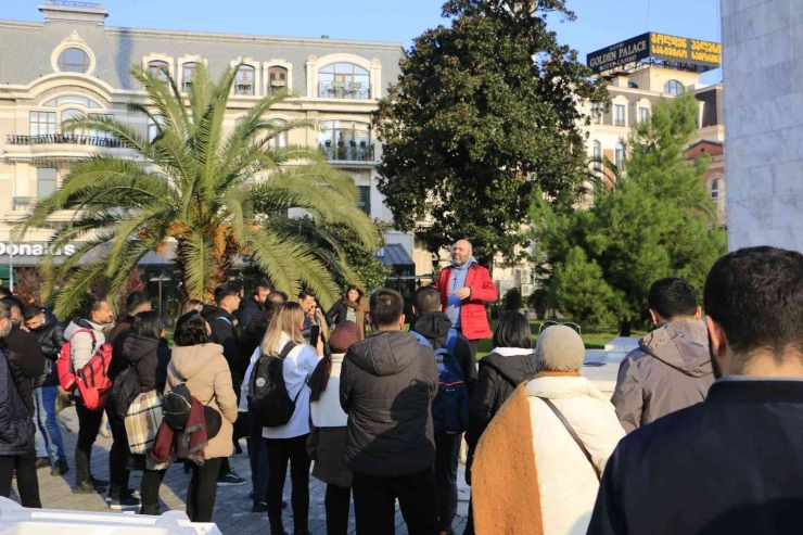 Batum’a ’telefon Kayıt’ Turizmi