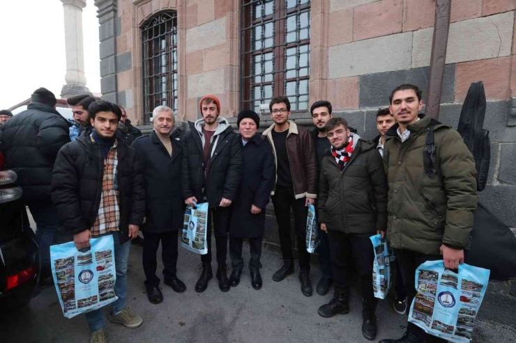 Tahmazoğlu Erzurum’da Okuyan Şahinbeyli Öğrencilerle Buluştu