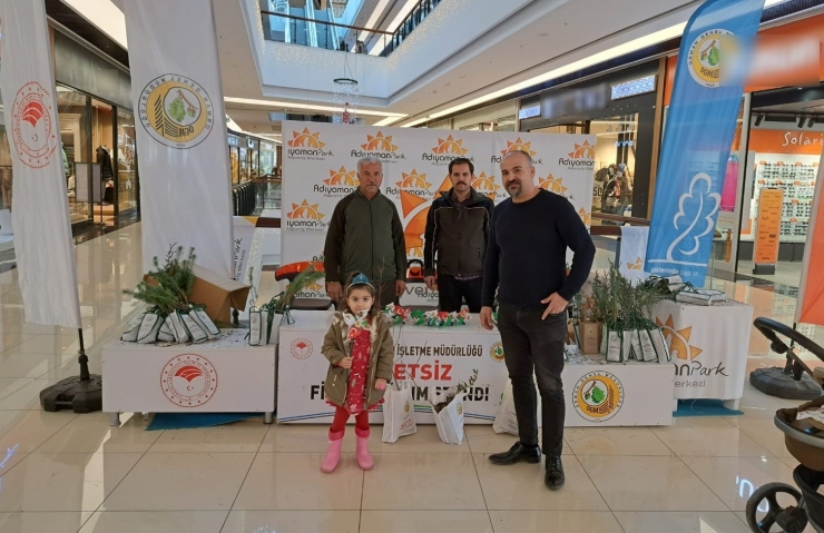 Adıyaman’da Fidan Dağıtımları Devam Ediyor