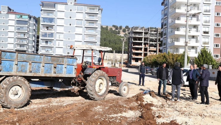 Cumhuriyet Mahallesi Yeni Bir Parka Kavuşuyor