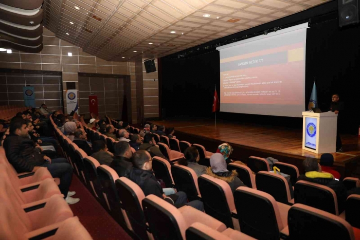 Dicle Üniversitesi Personeline Yangın Eğitimi Ve Tatbikatı