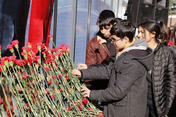 Diyarbakır’da ’3 Ocak Eğitim Şehitleri’ Anıldı