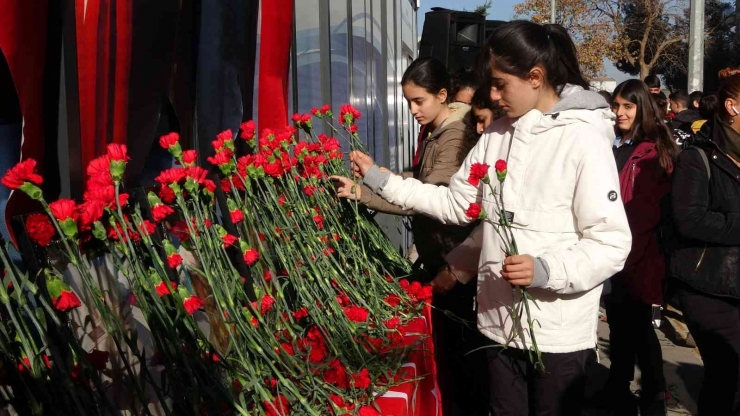 Diyarbakır’da ’3 Ocak Eğitim Şehitleri’ Anıldı