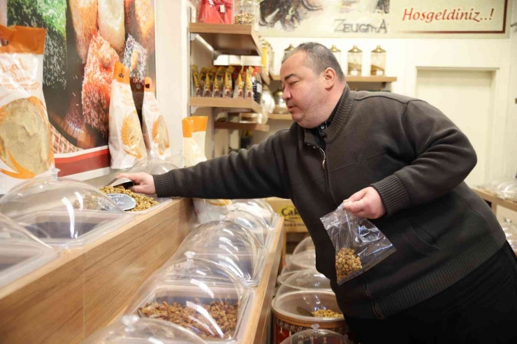 Gaziantep’te Yöresel Kuruyemişe Talep Arttı