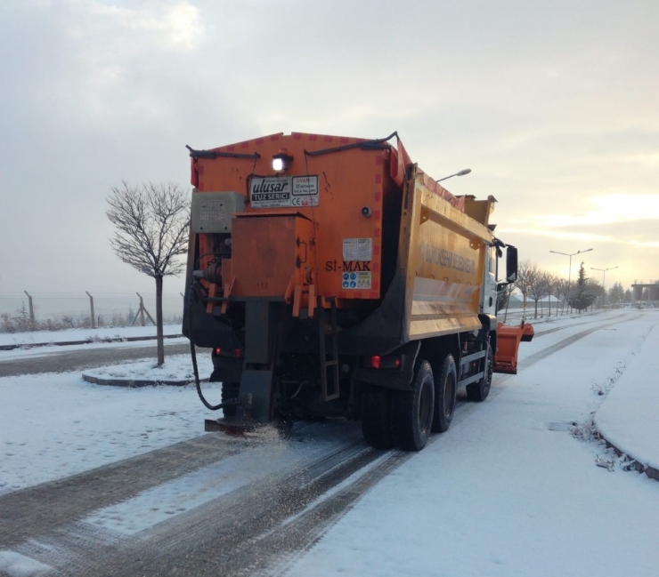 Malatya’da Kar Nedeniyle 14 Mahalle Yolu Ulaşıma Kapandı