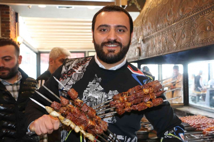 Diyarbakır’da 2022 Yılında 3 Bin Ton Tescilli Ciğer Kebabı Tüketildi