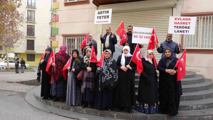 Ailelerin Evlat Nöbeti Bin 230 Gündür Kararlılıkla Devam Ediyor