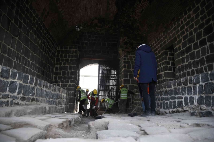 Diyarbakır’da 1700 Yıllık Tarih Gün Yüzüne Çıktı