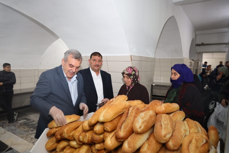 Büyükşehirden Aşevine Halk Ekmek Desteği