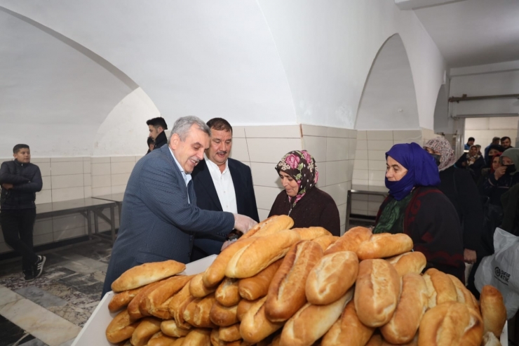 Büyükşehirden Aşevine Halk Ekmek Desteği