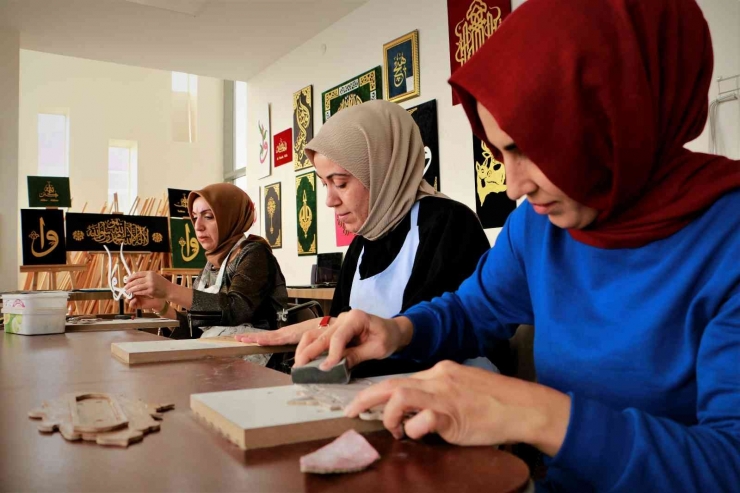 Sabretmeyi ’naht’ Sanatıyla Öğrendiler