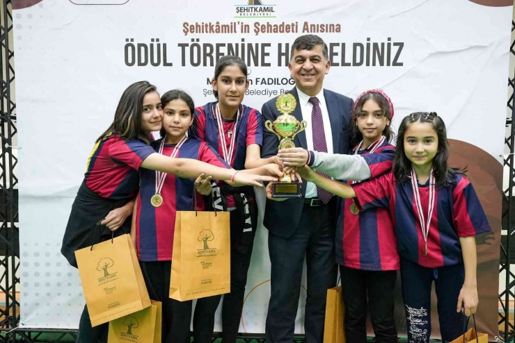 Gençler, Genç Kahraman Mehmet Kamil’i Andılar