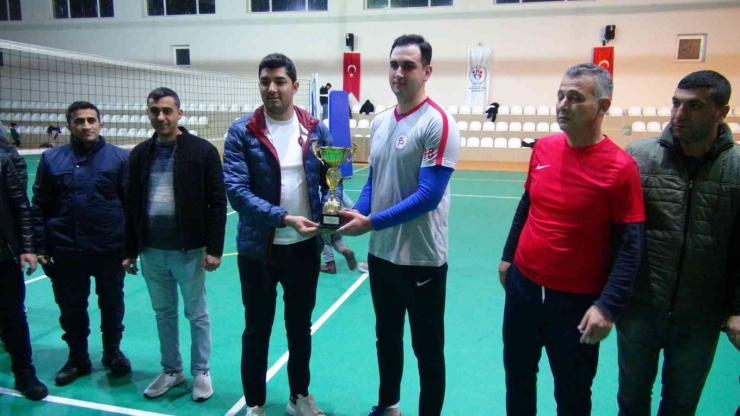 Doğanşehir’de Voleybol Turnuvasında Kupalar Sahiplerini Buldu