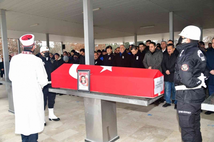 Kocası Tarafından Öldürülen Kadın Polis, Malatya’da Defnedildi