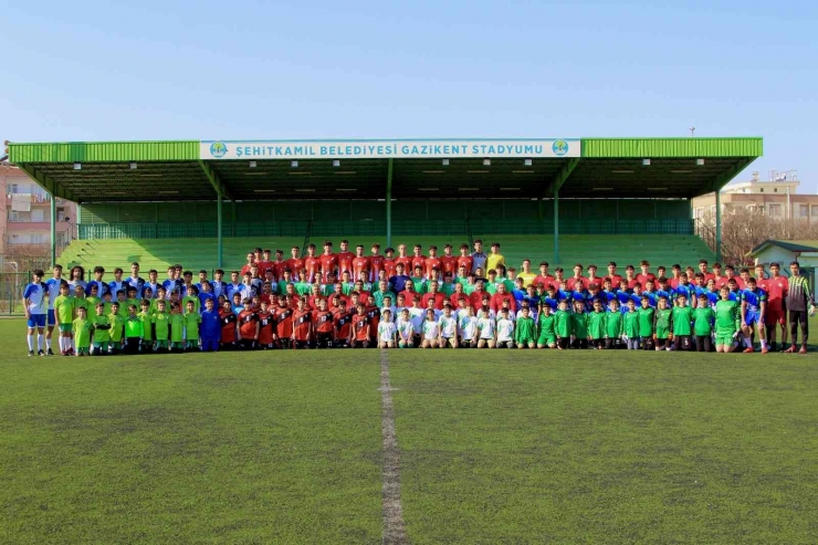 Şehitkamil Futbol Akademisi’nde Yarıyıl Mesaisi Başladı