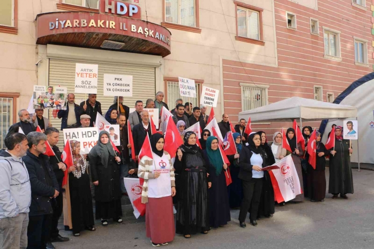 Şehit Ve Gazi Yakınları İle Evlat Nöbetindeki Ailelerden Pkk Ve Hdp’ye Gözdağı