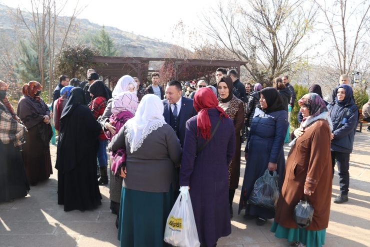 Bağlar Belediyesi Ulu Çınarları Kültür Gezisine Götürdü