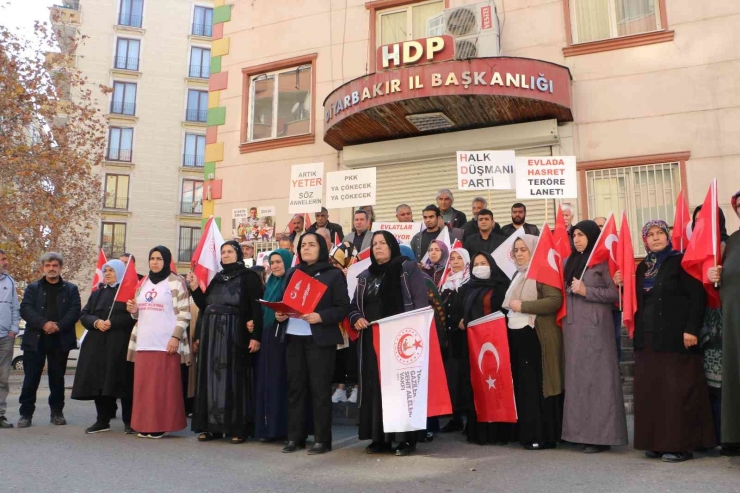 Şehit Ve Gazi Yakınları İle Evlat Nöbetindeki Ailelerden Pkk Ve Hdp’ye Gözdağı