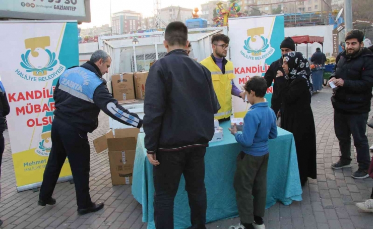 Haliliye’de Vatandaşlara Kandil Simidi İkramı