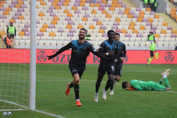 Spor Toto Süper Lig: Dg Sivasspor: 0 - Adana Demirspor: 1 (ilk Yarı)