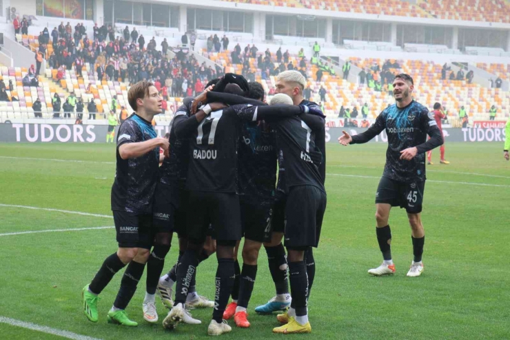 Spor Toto Süper Lig: Dg Sivasspor: 0 - Adana Demirspor: 1 (ilk Yarı)