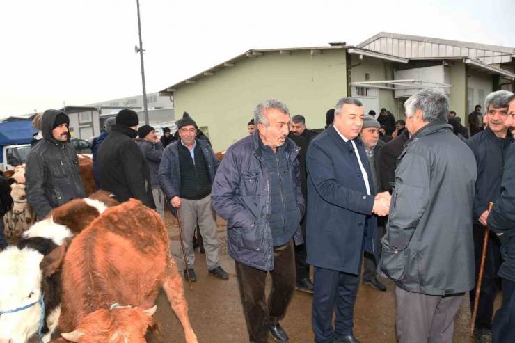 Başkan Özcan, Yetiştiricilerin Sorunlarını Dinledi