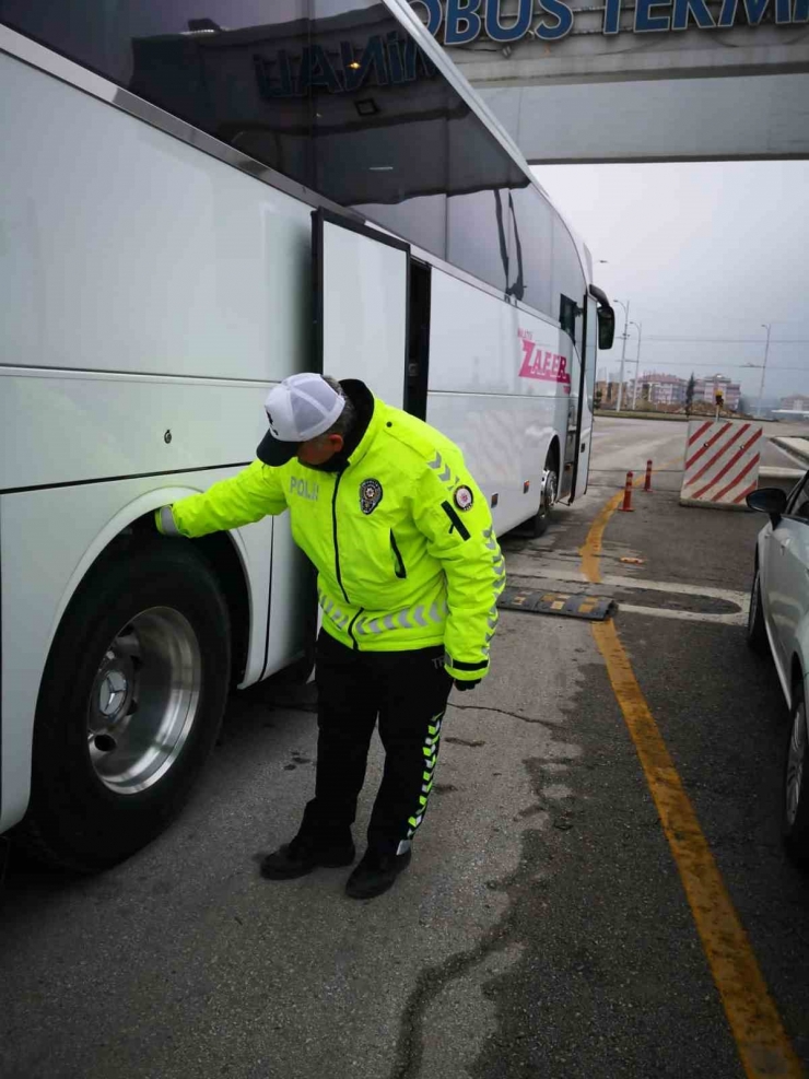 Polisten Kış Lastiği Denetimi