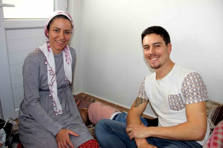 Fransız Turist Çift Köy Hayatını Yaşadı