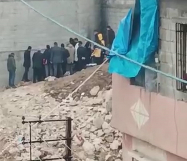 Cani Anne Elinden Tuttuğu Kızını Boğarak Öldürmeye Götürmüş