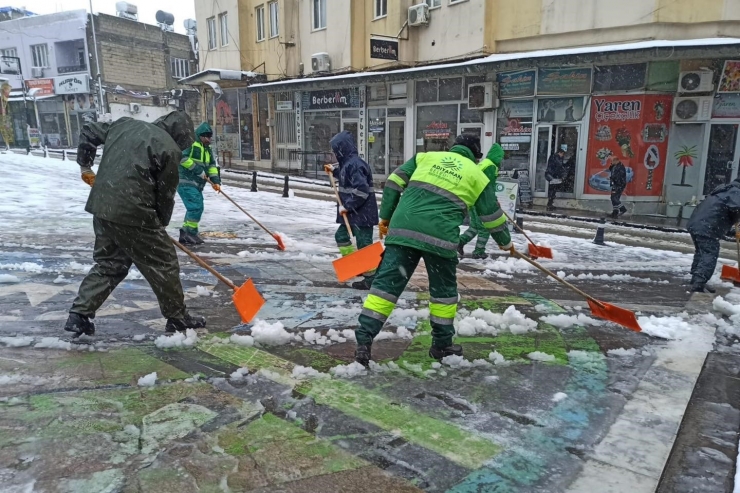 Adıyaman Belediyesi 160 Personel İle Sahada