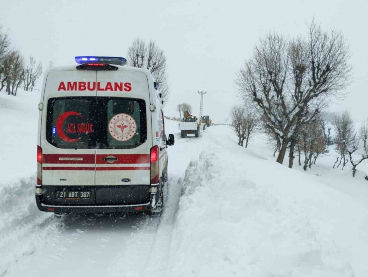 Diyarbakır Geneli Ekiplerin Karla Mücadele Çalışmaları Devam Ediyor