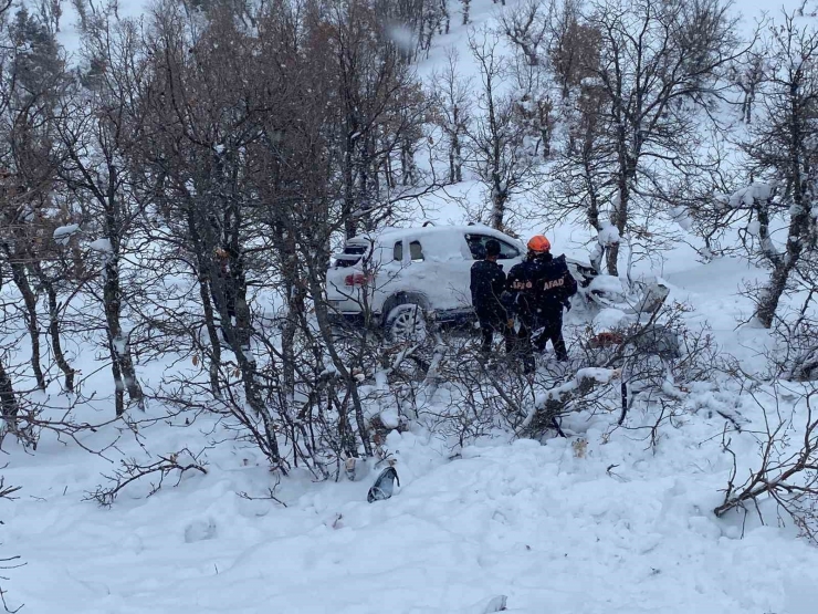 Diyarbakır’da Kar Yağışı Ve Buzlanma Kaza Getirdi: 1 Ölü, 3 Yaralı