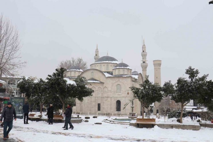 Malatya’da Vatandaşın Kar Sevinci