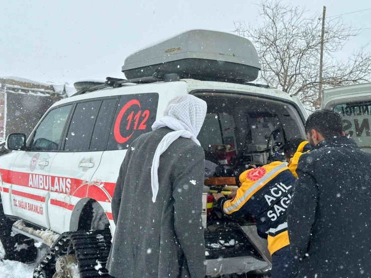 Hastalara Paletli Ambulanslarla Müdahale Ediliyor