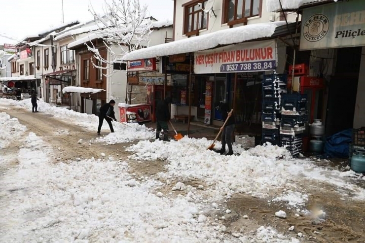 Pütürge’de 7/24 Kar Nöbeti