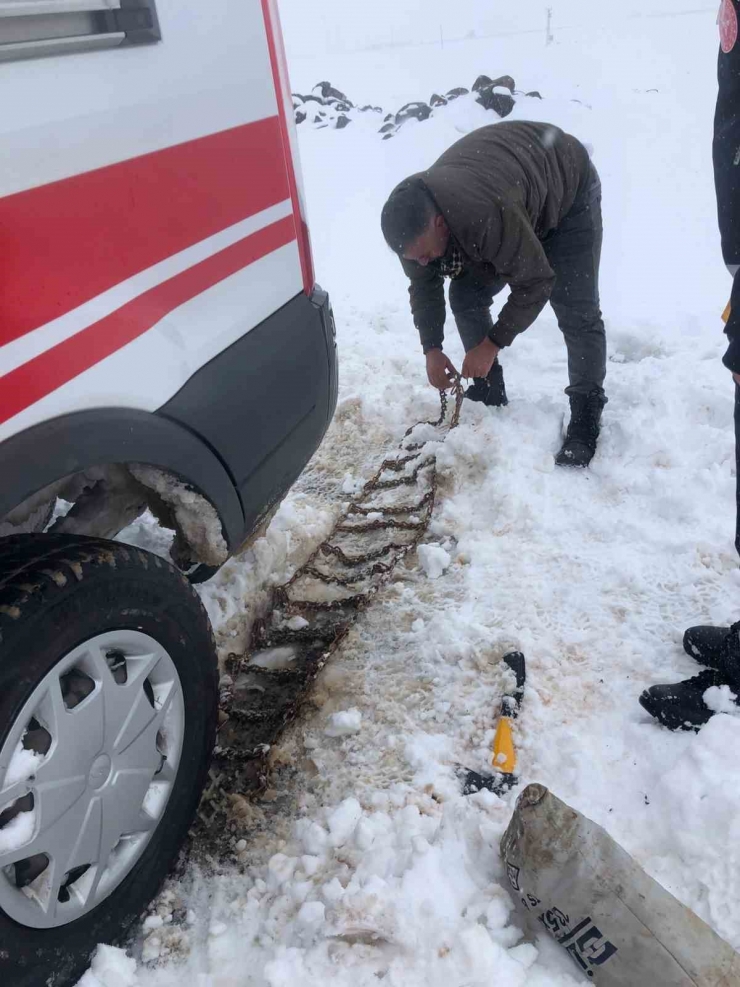 Şanlıurfa’da Karla Mücadele Gece Boyu Devam Etti