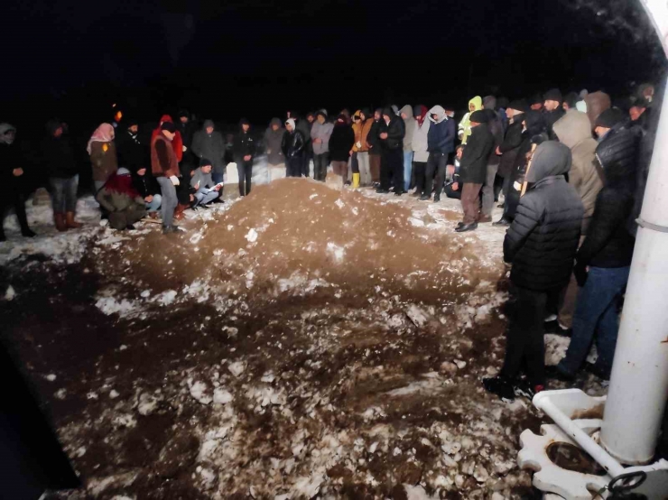 Antakya’da Depreme Yakalanan Karı Koca, Diyarbakır’da Toprağa Verildi