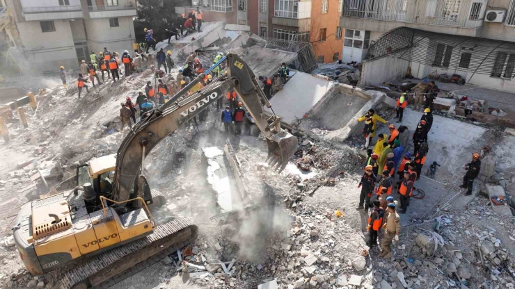 Şanlıurfa’da Depremde 114 Vatandaşın Öldüğü Binalar Havadan Görüntülendi