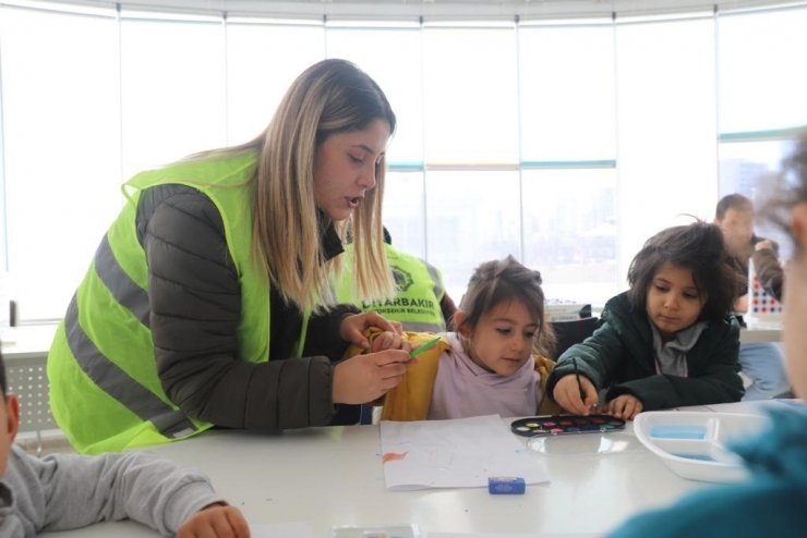 Depremzede Çocuklara Psikolojik Destek