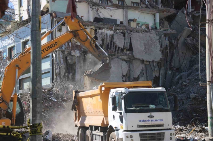 Diyarbakır’da 7 Enkaz Alanından 5’incisi Tamamlandı