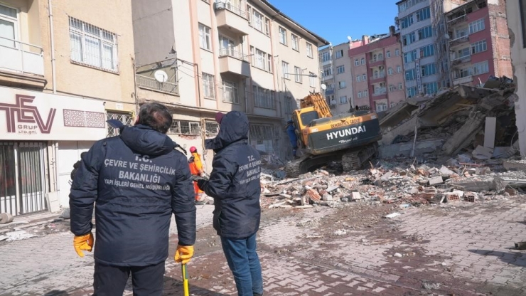 Gaziantep’te 27 Bin 987 Bağımsız Birimin Ağır Hasarlı Ve Yıkık Olduğu Tespit Edildi