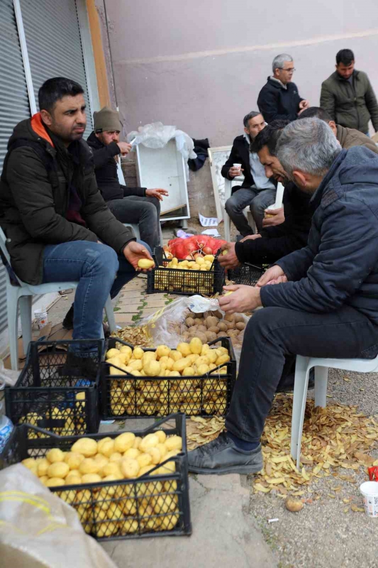 Depremzedeler Kendilerine Destek İçin Yola Çıkanları Unutmadı