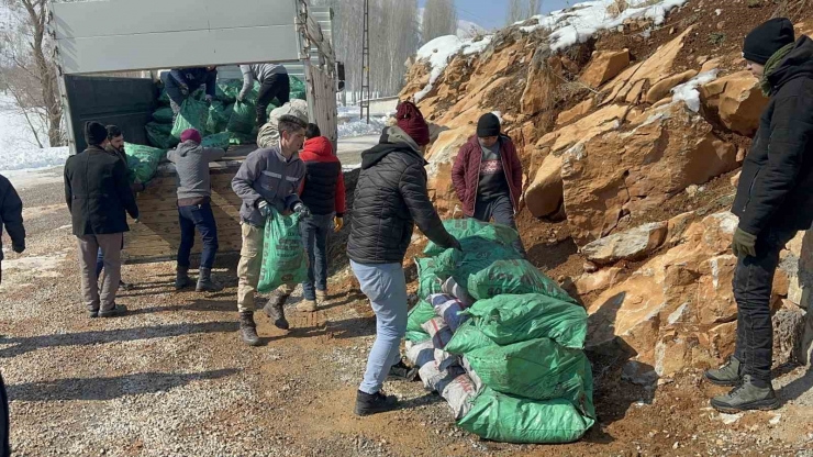 Siverekli Stk’lardan Depremzedelere Örnek Davranış